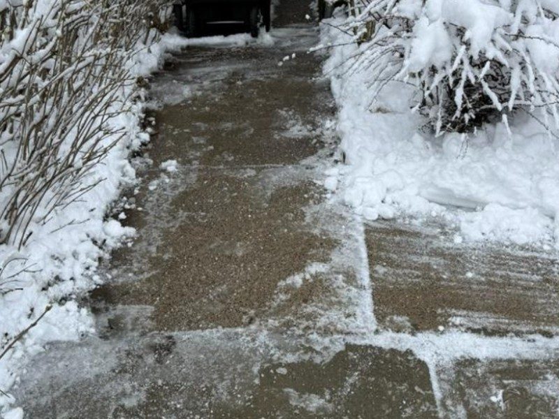 Heavy Snow Path Clearing · Cambridge
